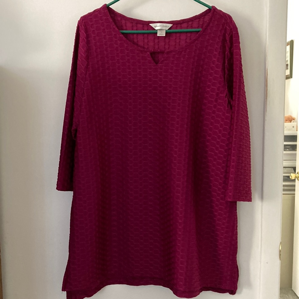 Ladies XL long top. Purple. 3/4 length sleeves